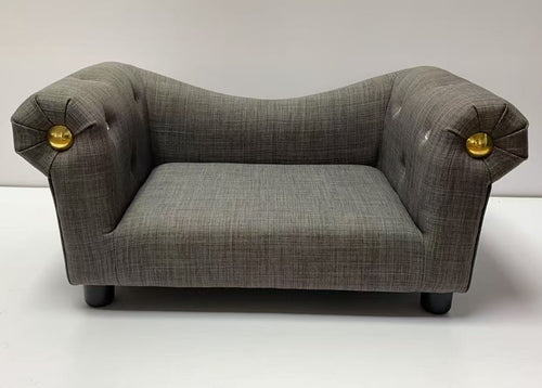 Classic Rolled-Arm Chesterfield with Button Embellishment Pet Sofa