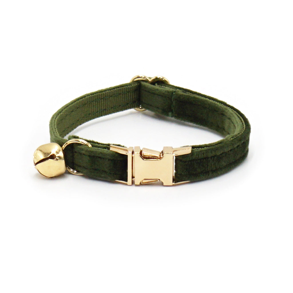 Luxury Velvet Collar With Gold Bell